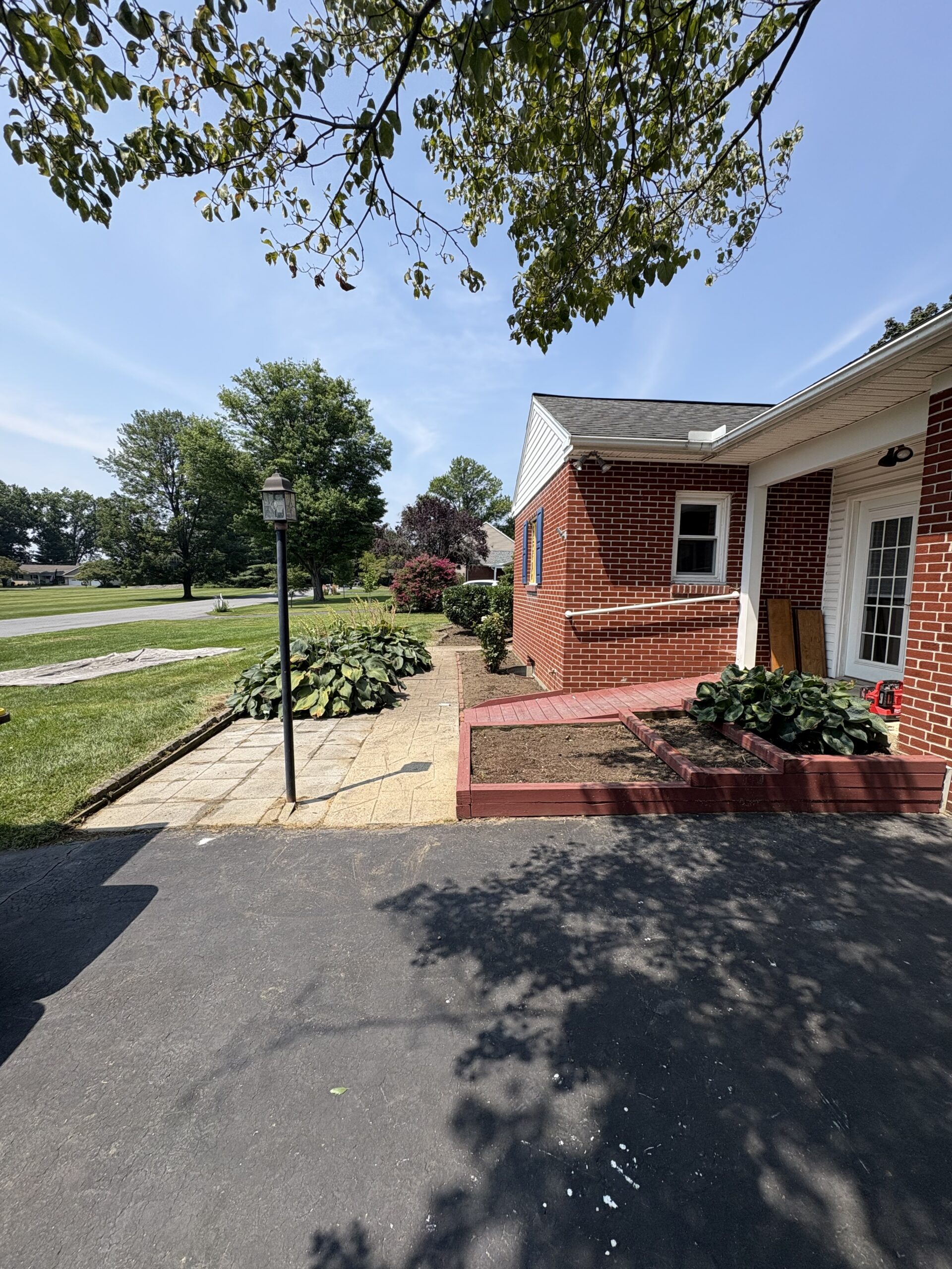 house with nice landscaping